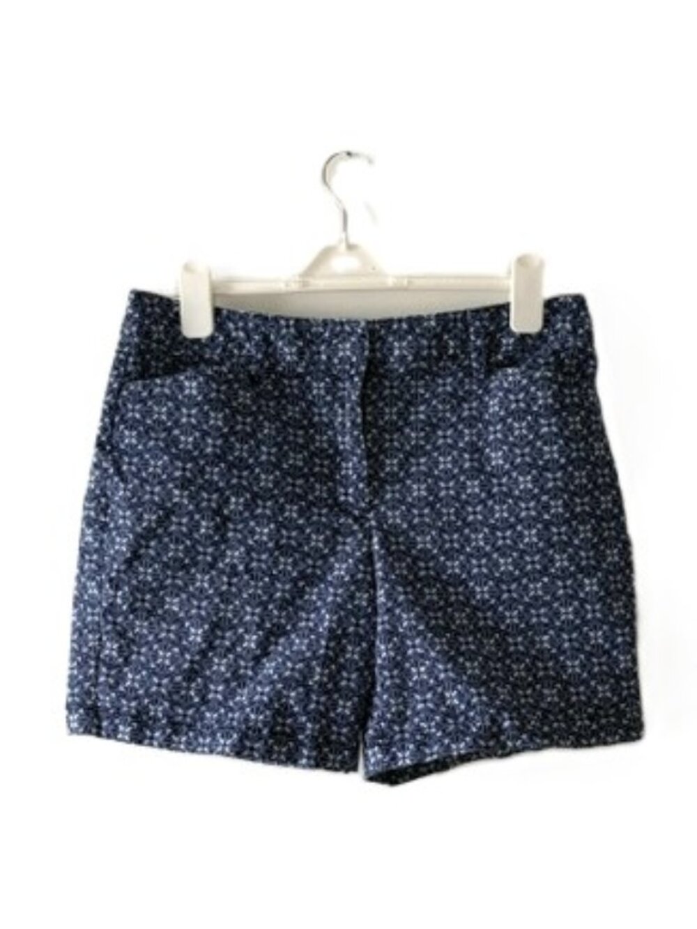Lands' End Navy Blue Floral Cotton Shorts with Pockets - 7" Inseam